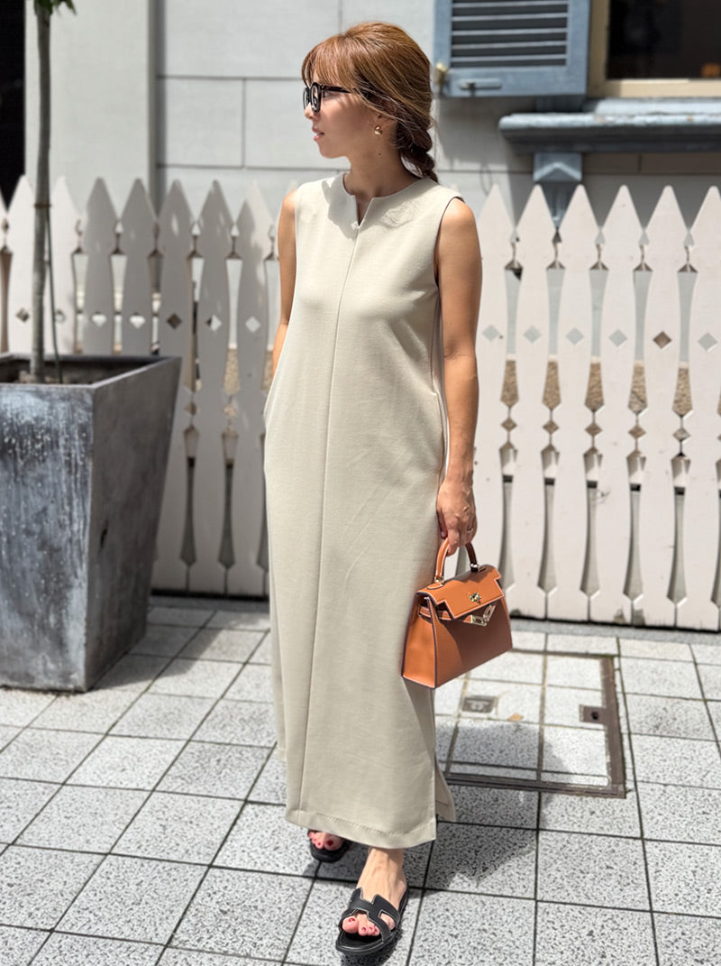 キーネックワンピース｜すっきり見える小柄女性向けポンチワンピース