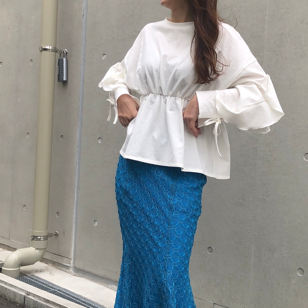 【体型カバーも叶う】低身長でもすっきり見え　袖フレアカットソー